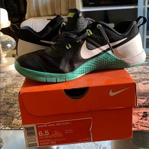 Used Nike Metcon 1